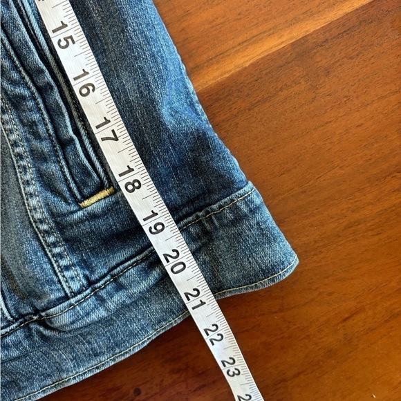 Levi’s Jean Jacket - Picture 7 of 7